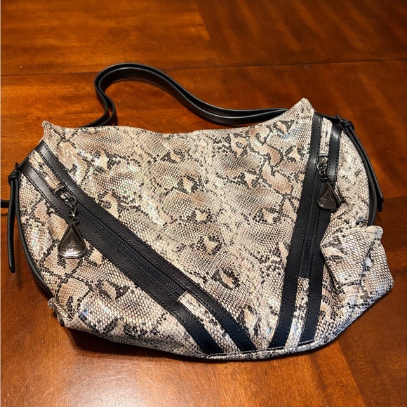 Sharif Snakeskin-Pattern Shoulder Bag in Black & Cream - Picture 3 of 5